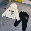 ハイブランドプラダ prada 韓国風パーカーパンツセットアップ女の子男の子裏起毛キッズボーイズ ガールズ2点セット prada ユニセックスジュニア こども服トップス キッズベビー服プリント洋服 子供服 キッズ ベビー トップス